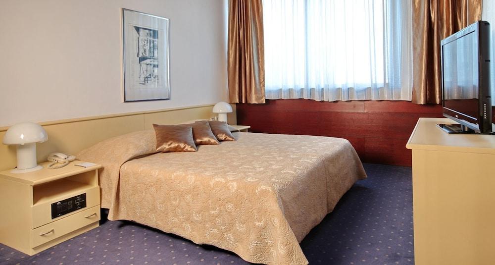 בלגרד Hotel Slavija מראה חיצוני תמונה